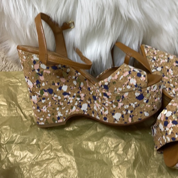 Tory Burch wedge like tall heels - Picture 6 of 7